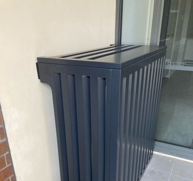 Capri Large Black H1200 x W1120 x D550
